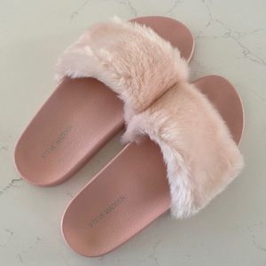 Steve Madden Pink Slippers